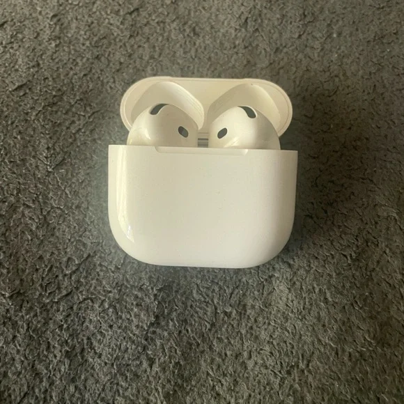 Apple AirPods 4 without noise cancellation On-Ear Headphones - White